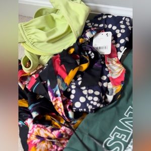 Resell clothing bulk box free people anthropologie lululemon vitality alo Kate